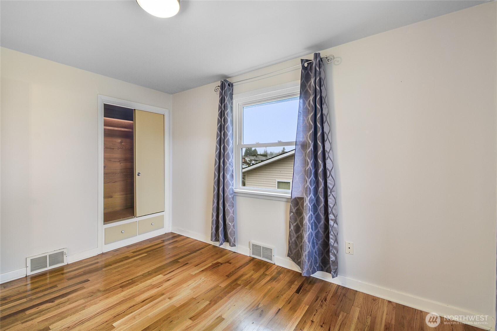 5101 Delaware Avenue Everett, WA 98203 - Photo 10 of 35