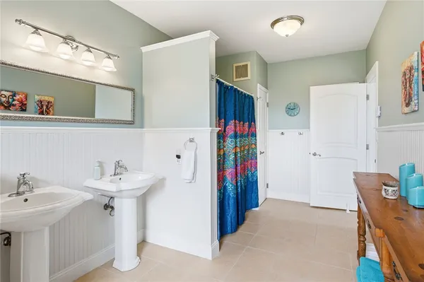 $1,265,000 | 553 Bellevue Avenue, Unit 2, Newport, RI 02840