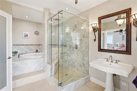 $1,265,000 | 553 Bellevue Avenue, Unit 2, Newport, RI 02840