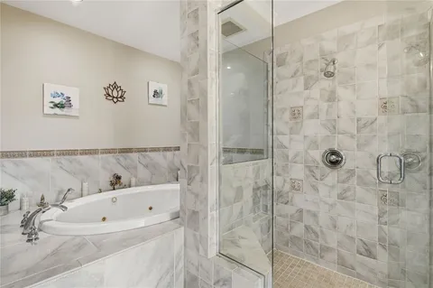 $1,265,000 | 553 Bellevue Avenue, Unit 2, Newport, RI 02840