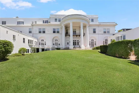 $1,265,000 | 553 Bellevue Avenue, Unit 2, Newport, RI 02840