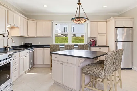 $1,265,000 | 553 Bellevue Avenue, Unit 2, Newport, RI 02840