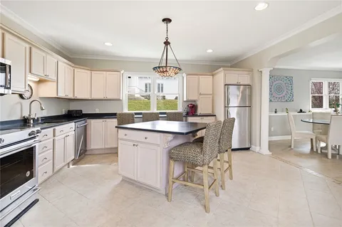 $1,265,000 | 553 Bellevue Avenue, Unit 2, Newport, RI 02840