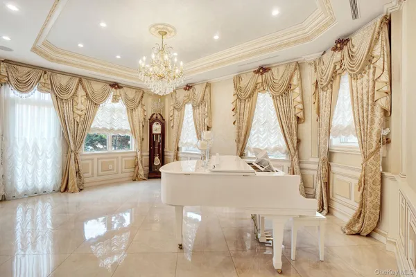 $4,899,000 | 181-30 Tudor Road | Jamaica Estates
