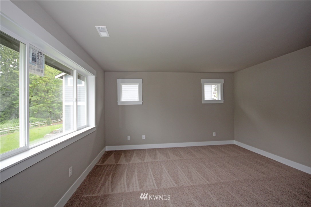 4702 Northeast 25th Street Renton, WA 98059 - Photo 14 of 23