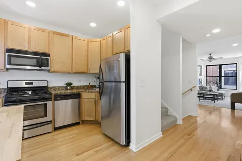 $550,000 | 1816 North Spaulding Avenue, Unit 1, Chicago, IL 60647