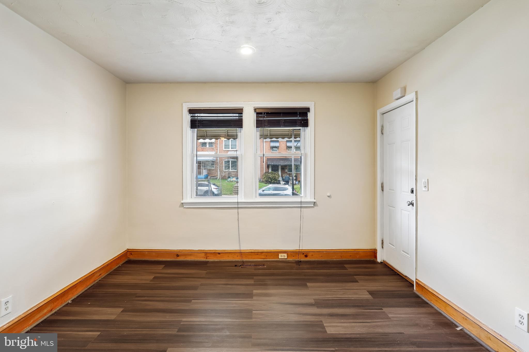 147 Denison Street Baltimore, MD 21229 - Photo 4 of 21