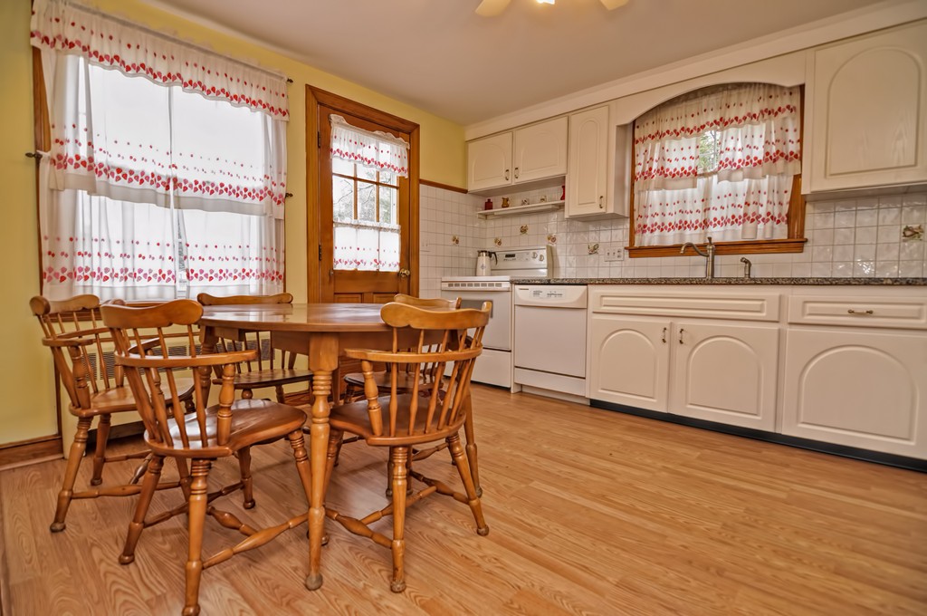 448 Common Street Walpole, MA 02081 - Photo 3 of 30 Gallery Image 3