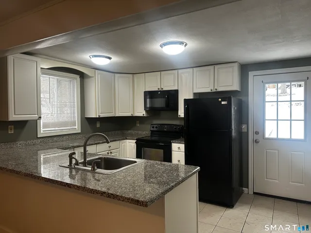 $1,850 | 4 Eastview Drive, Unit B, New Milford, CT 06776