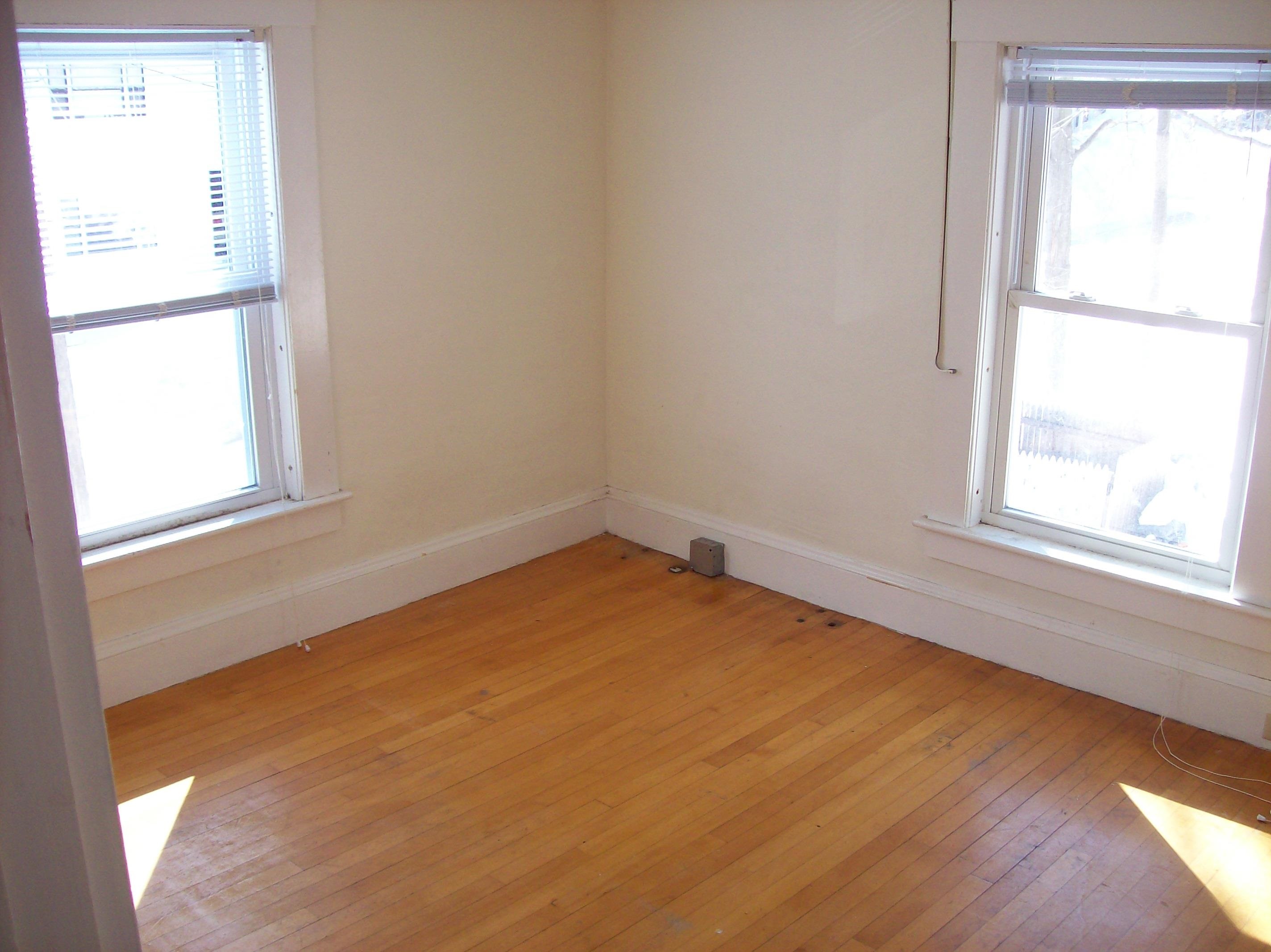 7 Mitchell Place Laconia, NH 03246 - Photo 4 of 5