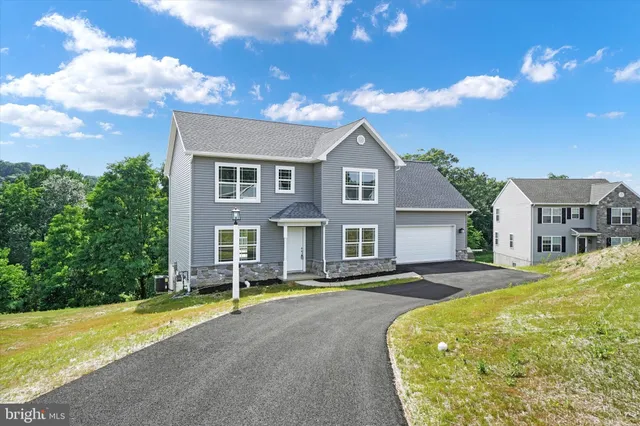 $409,000 | 325 Barclay Drive, Red Lion, PA 17356