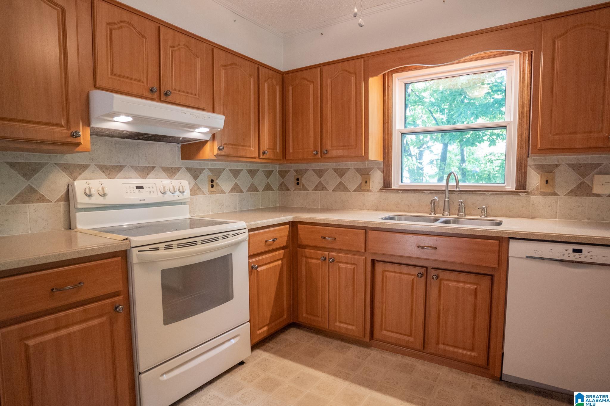 4718 Bridgewater Road Birmingham, AL 35243 - Photo 13 of 55