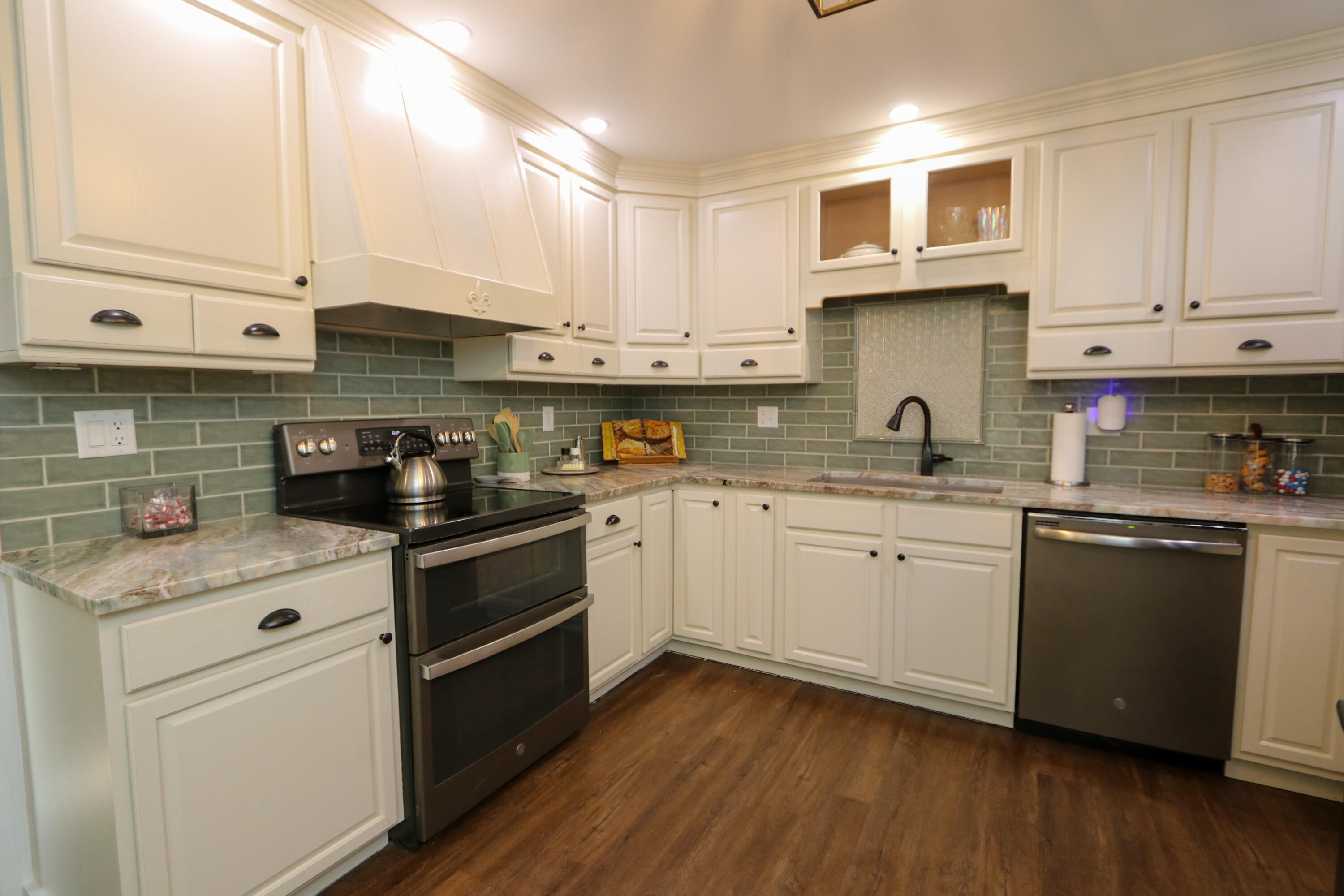 144 Rugar Street Plattsburgh, NY 12901 - Photo 3 of 37 Gallery Image 3