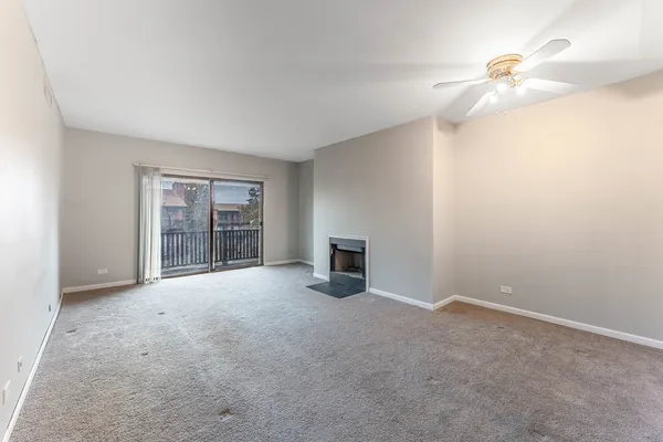 $200,000 | 450 North Main Street, Unit S407A, Wauconda, IL 60084