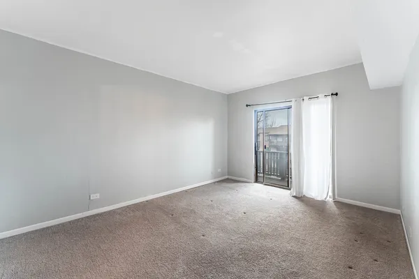 $200,000 | 450 North Main Street, Unit S407A, Wauconda, IL 60084