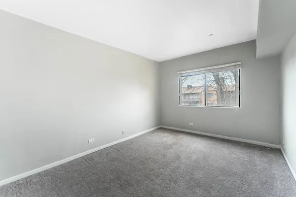 $200,000 | 450 North Main Street, Unit S407A, Wauconda, IL 60084