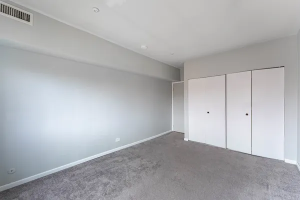 $200,000 | 450 North Main Street, Unit S407A, Wauconda, IL 60084