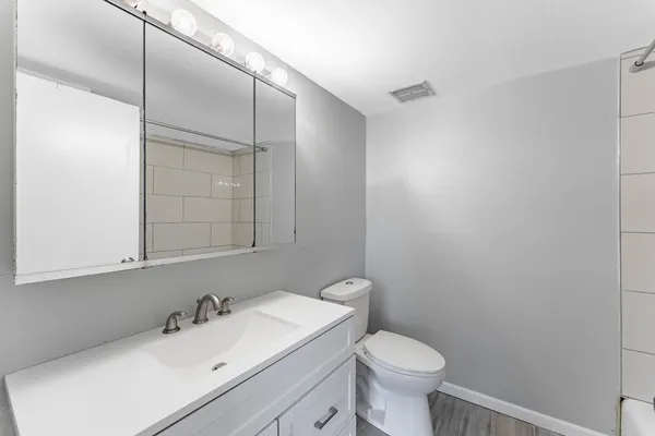 $200,000 | 450 North Main Street, Unit S407A, Wauconda, IL 60084