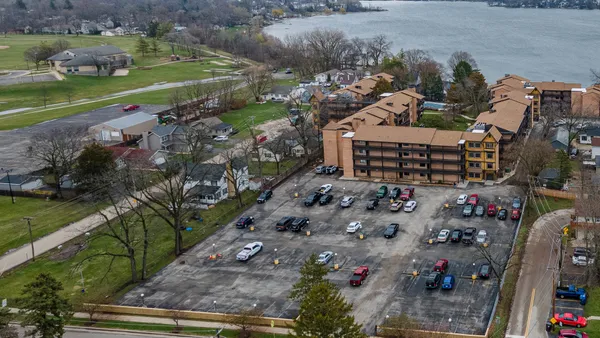 $200,000 | 450 North Main Street, Unit S407A, Wauconda, IL 60084