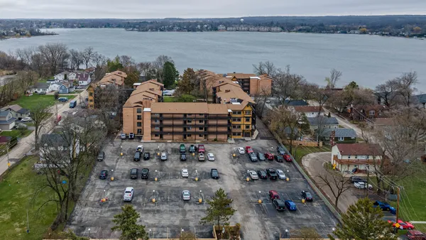 $200,000 | 450 North Main Street, Unit S407A, Wauconda, IL 60084