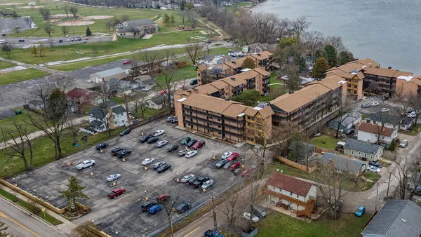 $200,000 | 450 North Main Street, Unit S407A, Wauconda, IL 60084