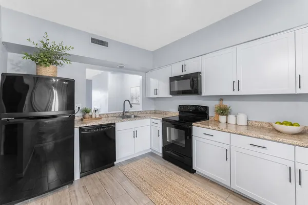 $200,000 | 450 North Main Street, Unit S407A, Wauconda, IL 60084