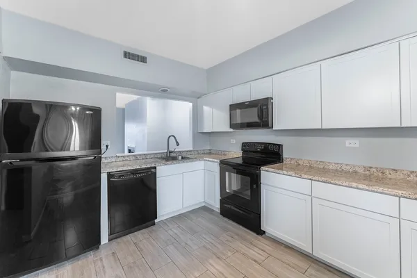 $200,000 | 450 North Main Street, Unit S407A, Wauconda, IL 60084
