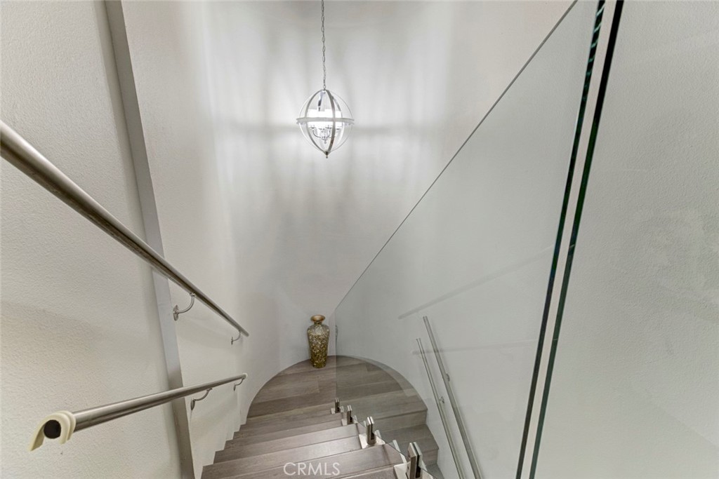 1881 Alpha Road, Unit 17 Glendale, CA 91208 - Photo 13 of 41