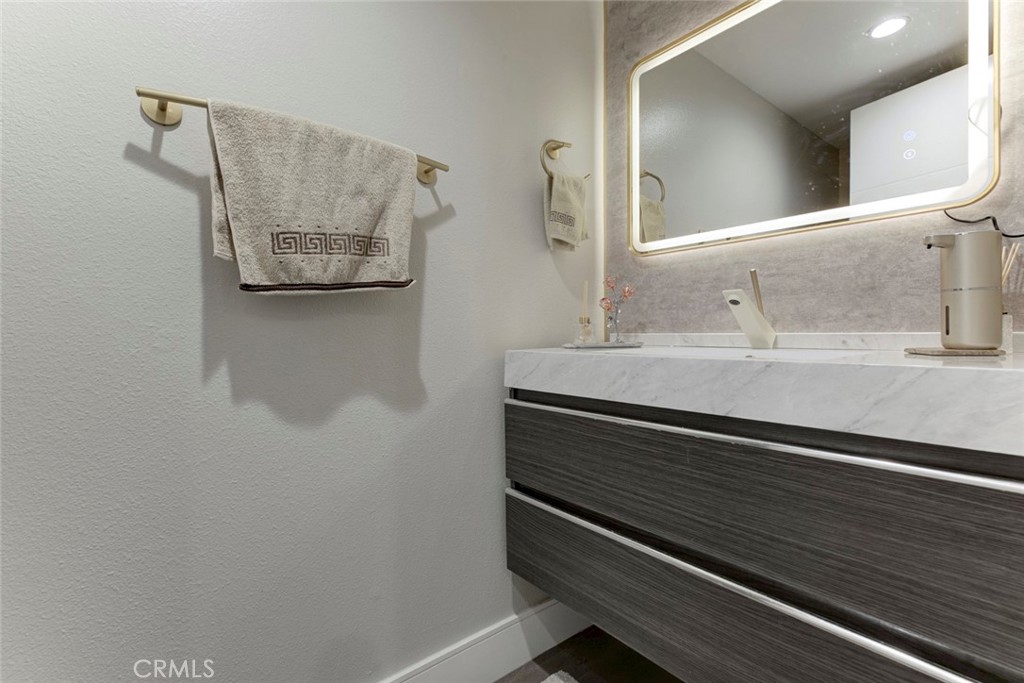 1881 Alpha Road, Unit 17 Glendale, CA 91208 - Photo 14 of 41