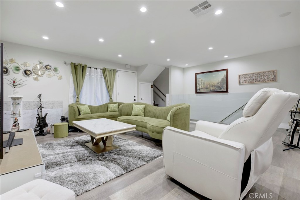 1881 Alpha Road, Unit 17 Glendale, CA 91208 - Photo 2 of 41