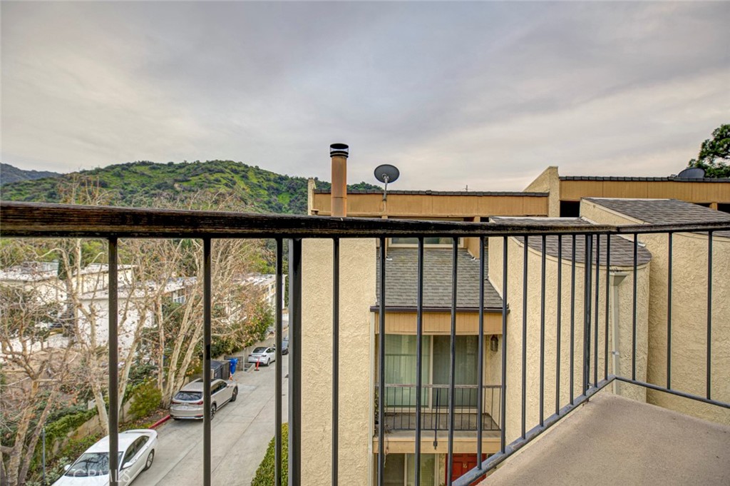 1881 Alpha Road, Unit 17 Glendale, CA 91208 - Photo 26 of 41