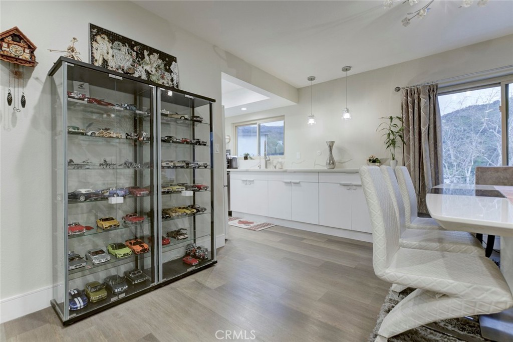 1881 Alpha Road, Unit 17 Glendale, CA 91208 - Photo 6 of 41