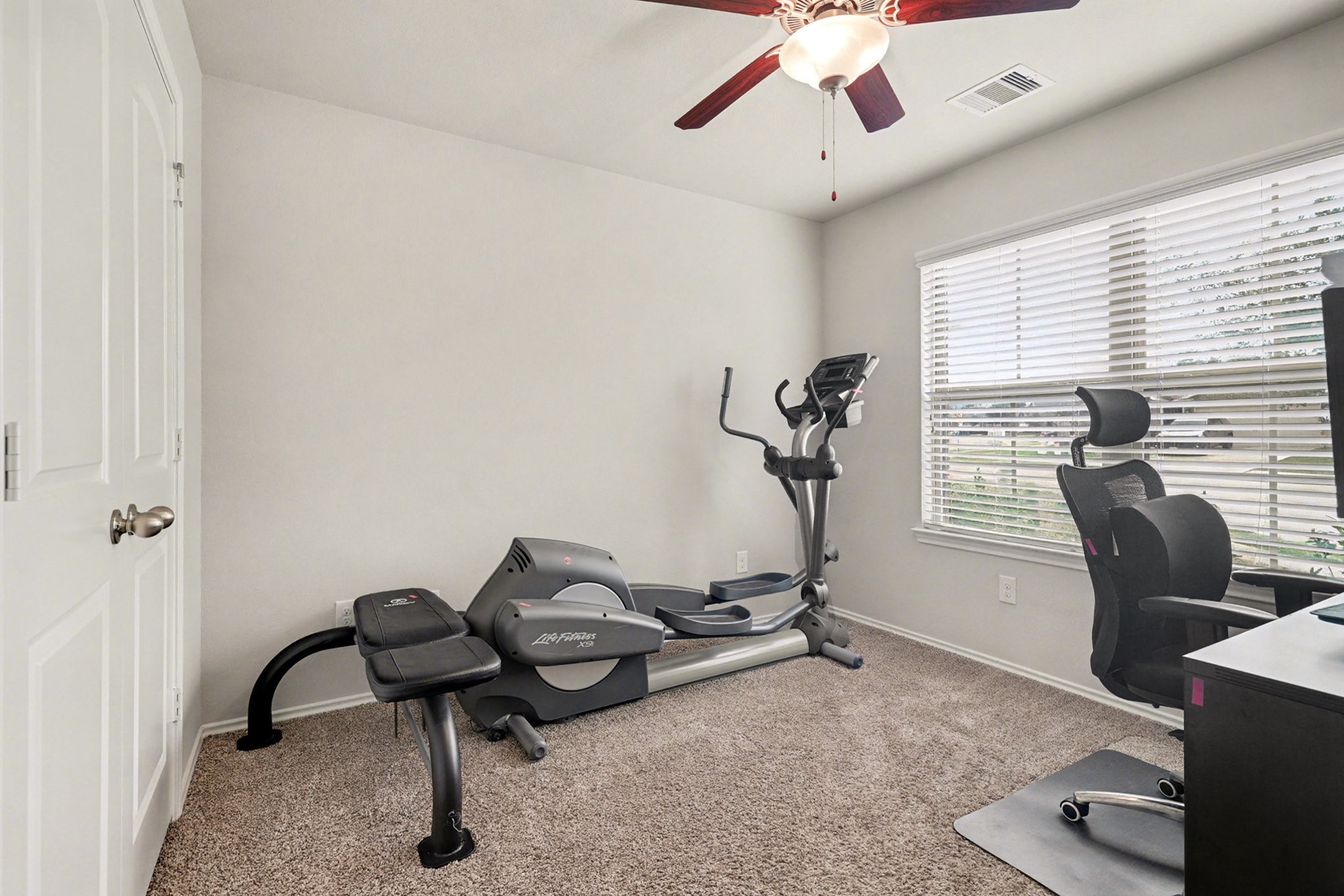 14106 Locke Point Court Conroe, TX 77384 - Photo 17 of 34