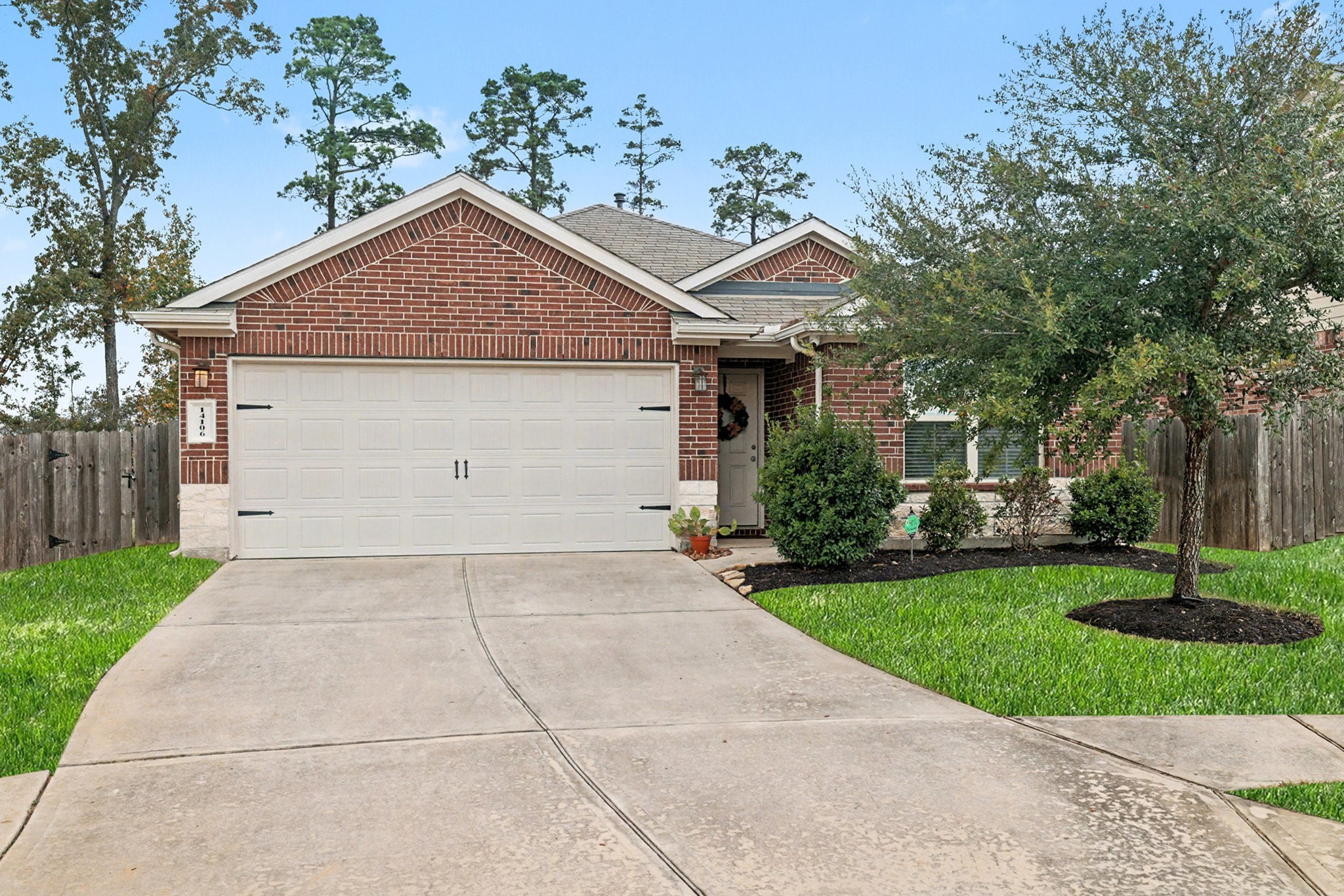 14106 Locke Point Court Conroe, TX 77384 - Photo 3 of 34