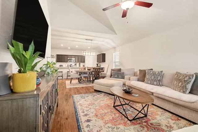 $330,000 | 14106 Locke Point Court, Conroe, TX 77384