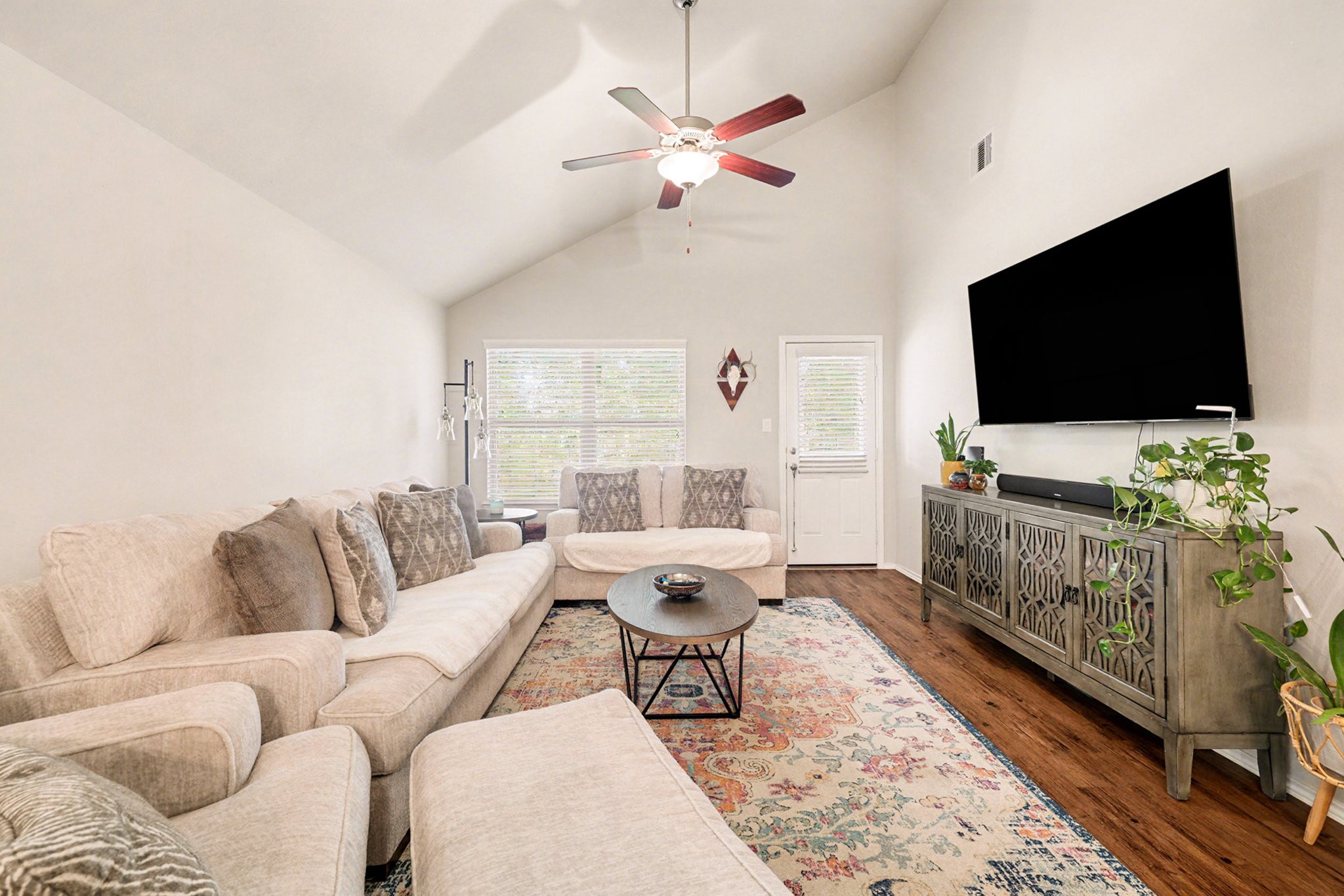 14106 Locke Point Court Conroe, TX 77384 - Photo 7 of 34