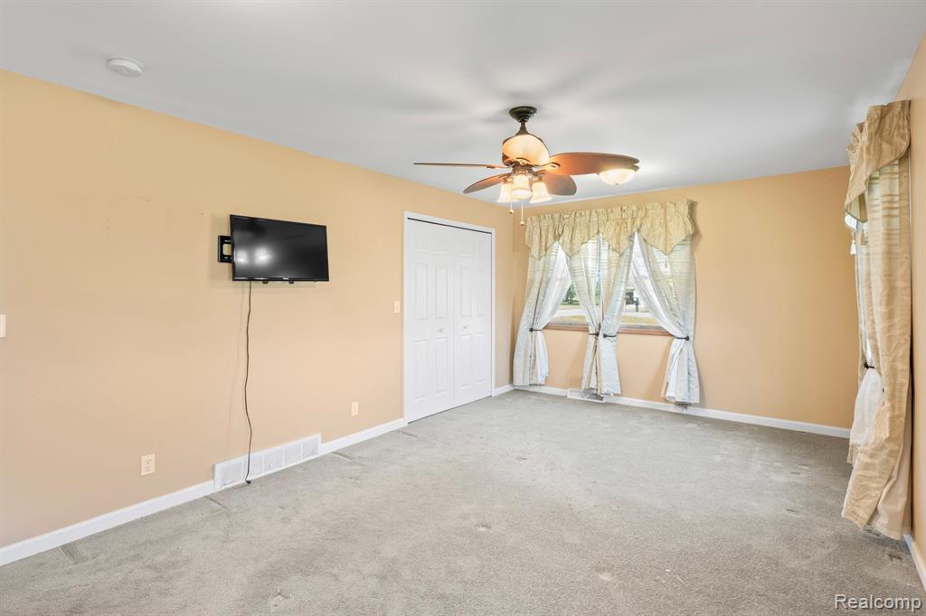 7311 South New Lothrop Road Durand, MI 48429 - Photo 17 of 34