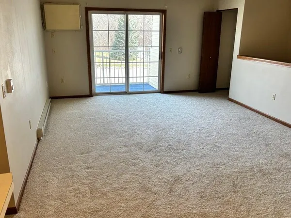 $184,900 | 364 Minz Park Circle, Unit 3, West Bend, WI 53095