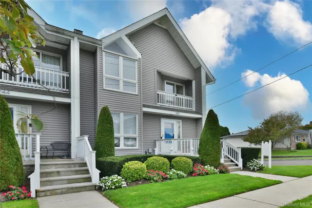 $775,000 | 142 I U Willets Road, Albertson, NY 11507