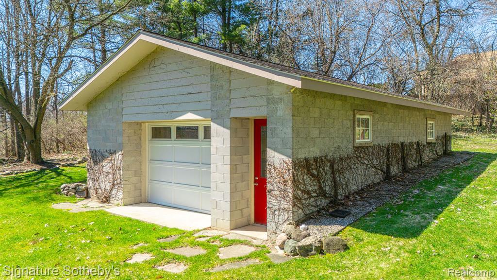 5051 Beach Road Troy, MI 48098 - Photo 41 of 52