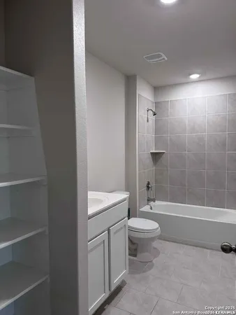 $2,750 | 21328 Ruby Creek, San Antonio, TX 78266