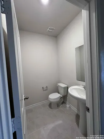 $2,750 | 21328 Ruby Creek, San Antonio, TX 78266