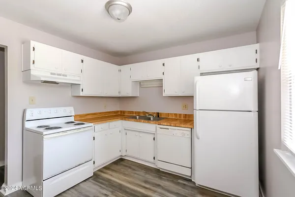 $1,000 | 201 Shipman Road, Unit D15, Havelock, NC 28532
