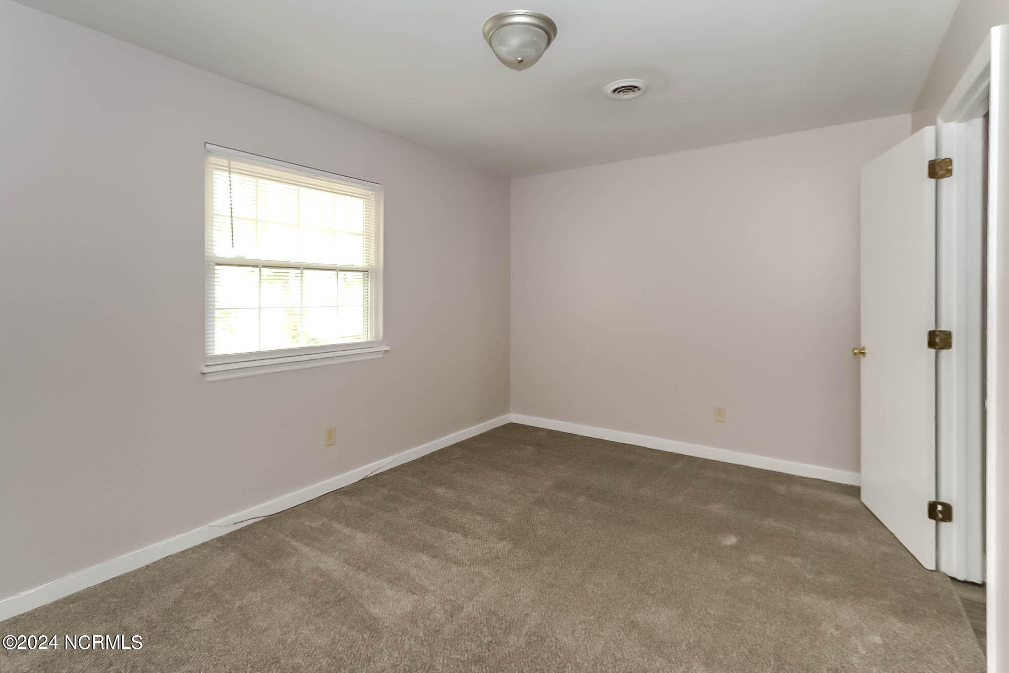 201 Shipman Road, Unit D15 Havelock, NC 28532 - Photo 9 of 10 IMG_4070