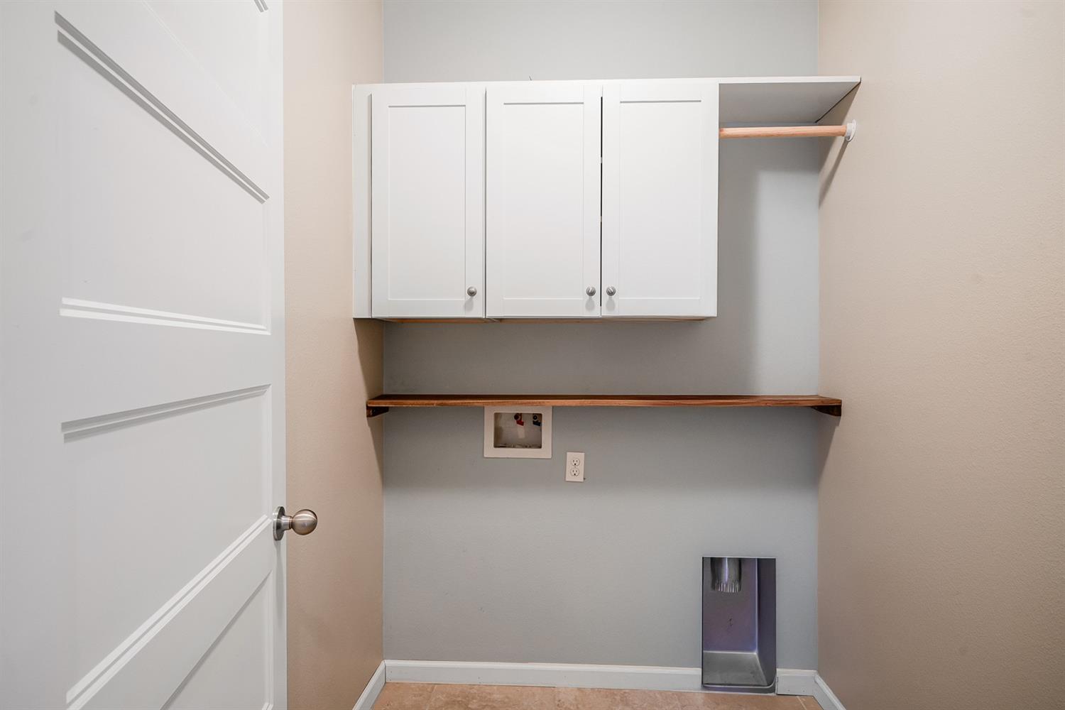 3563 Journey Way Clovis, CA 93619 - Photo 13 of 20 a close view of cupboard