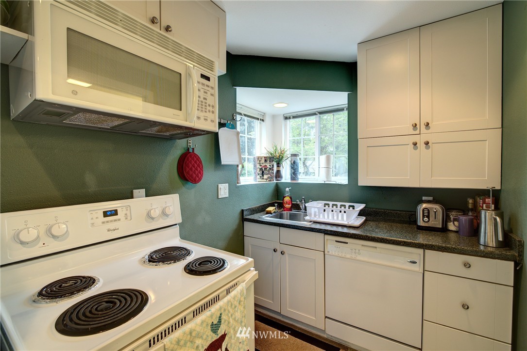 21904 7th Place West Bothell, WA 98021 - Photo 20 of 25