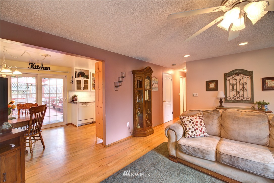 21904 7th Place West Bothell, WA 98021 - Photo 4 of 25