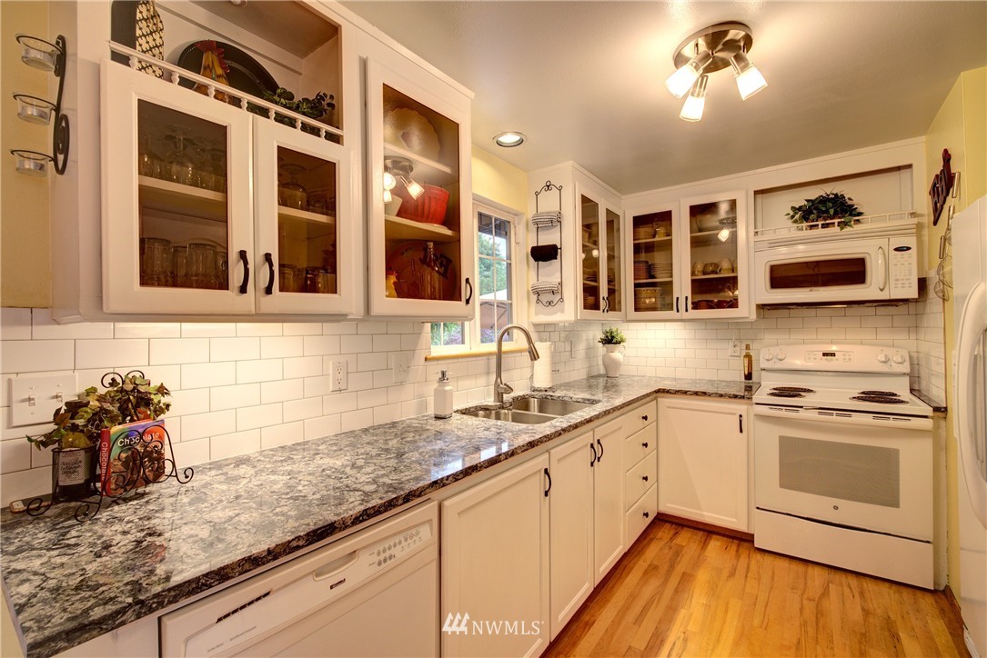 21904 7th Place West Bothell, WA 98021 - Photo 8 of 25