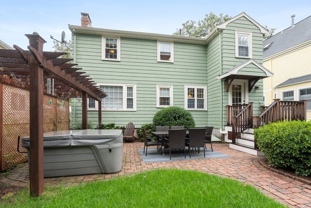 22 Dow Avenue Arlington, MA 02476 - Photo 25 of 27