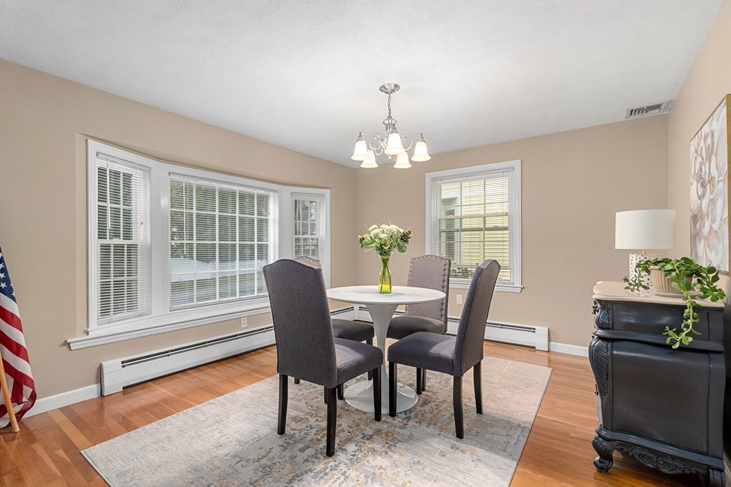 22 Dow Avenue Arlington, MA 02476 - Photo 5 of 27